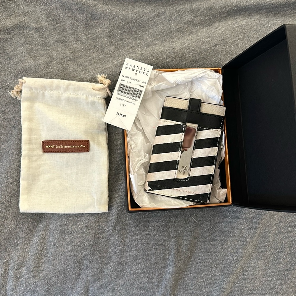 Want Les essentiels de la vie